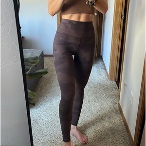 Alo Yoga leggings